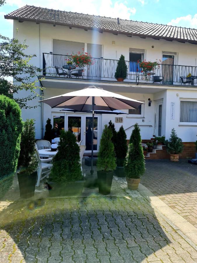 Pension Villaggio Mertesheim Bagian luar foto
